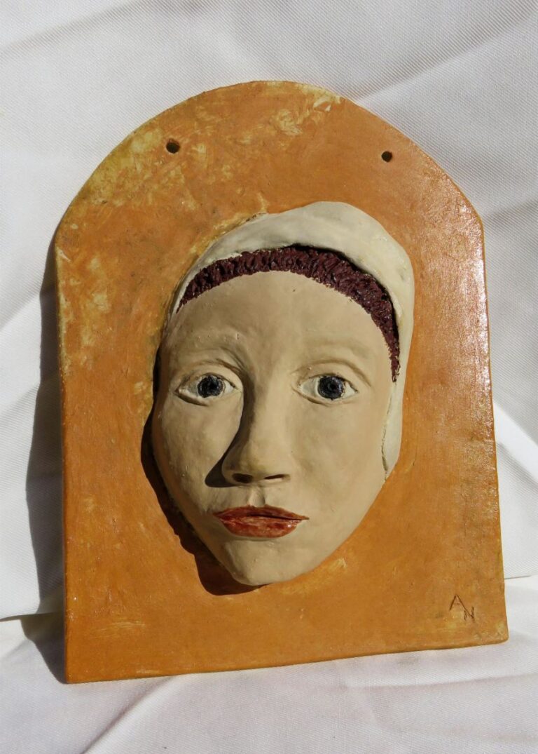 Andrea: Steinzeug, engobiert, glasiert, H=30cm, €65,--